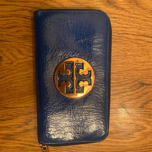 Tory Burch Wallet - Picture 1 of 3